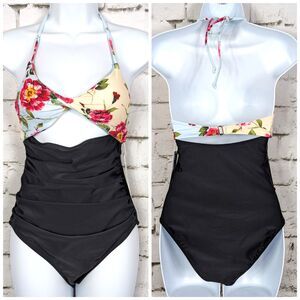 CUPSHE Monokini One-Piece Swimsuit Floral Twist Top Size Small Cruise Resort NWT